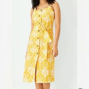 Beautiful overall dress for summer. Super comfortable! Comes with belt